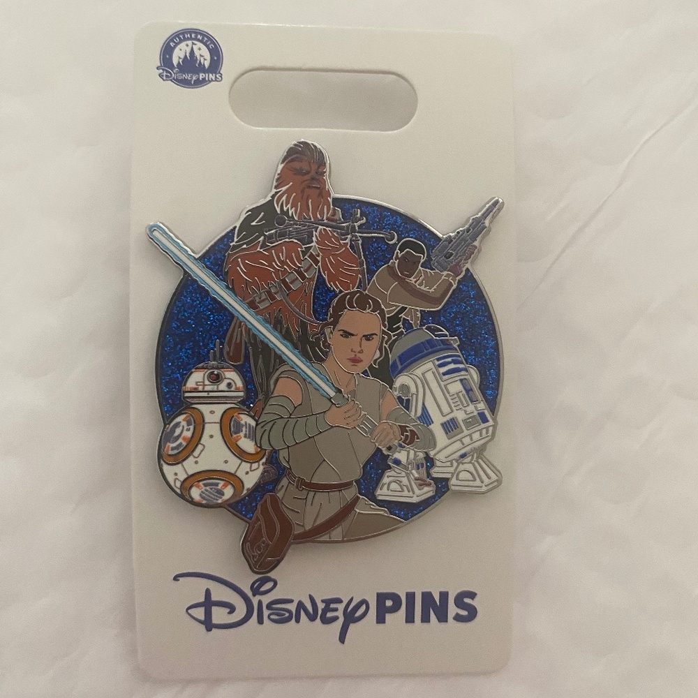 2025 Disney Parks Family Cluster Star Wars Rey R2-D2 BB-8 Finn Chewbacca OE Pin